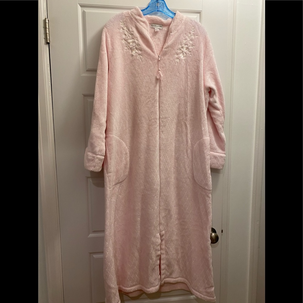 Miss Elaine fleece robe with zipper, size L